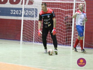 
<a style='margin-left: 5px;' class='btn btn-xs btn-social btn-facebook' href='https://www.facebook.com/sharer/sharer.php?u=https://www.boladovale.com.br/imgs/800-800-90/conteudo/fotos/1675/img8307.jpg' rel='popup' data-width='500' data-height='400'><i class='fa fa-facebook'></i>Compartilhar <span class='hidden-xs'>no Facebook</span>
</a> 
<a class='btn btn-default btn-xs' target='_blank' href='imgs/800-800-90/conteudo/fotos/1675/img8307.jpg'>
<span class='glyphicon glyphicon-cloud-download'></span> Salvar
</a> 
<span></span>