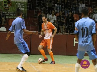 
<a style='margin-left: 5px;' class='btn btn-xs btn-social btn-facebook' href='https://www.facebook.com/sharer/sharer.php?u=https://www.boladovale.com.br/imgs/800-800-90/conteudo/fotos/1676/img8372.jpg' rel='popup' data-width='500' data-height='400'><i class='fa fa-facebook'></i>Compartilhar <span class='hidden-xs'>no Facebook</span>
</a> 
<a class='btn btn-default btn-xs' target='_blank' href='imgs/800-800-90/conteudo/fotos/1676/img8372.jpg'>
<span class='glyphicon glyphicon-cloud-download'></span> Salvar
</a> 
<span></span>