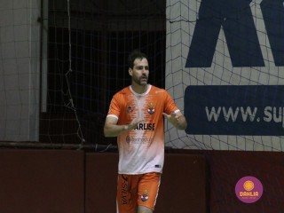 
<a style='margin-left: 5px;' class='btn btn-xs btn-social btn-facebook' href='https://www.facebook.com/sharer/sharer.php?u=https://www.boladovale.com.br/imgs/800-800-90/conteudo/fotos/1676/img8375.jpg' rel='popup' data-width='500' data-height='400'><i class='fa fa-facebook'></i>Compartilhar <span class='hidden-xs'>no Facebook</span>
</a> 
<a class='btn btn-default btn-xs' target='_blank' href='imgs/800-800-90/conteudo/fotos/1676/img8375.jpg'>
<span class='glyphicon glyphicon-cloud-download'></span> Salvar
</a> 
<span></span>