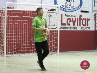 
<a style='margin-left: 5px;' class='btn btn-xs btn-social btn-facebook' href='https://www.facebook.com/sharer/sharer.php?u=https://www.boladovale.com.br/imgs/800-800-90/conteudo/fotos/1677/img8418.jpg' rel='popup' data-width='500' data-height='400'><i class='fa fa-facebook'></i>Compartilhar <span class='hidden-xs'>no Facebook</span>
</a> 
<a class='btn btn-default btn-xs' target='_blank' href='imgs/800-800-90/conteudo/fotos/1677/img8418.jpg'>
<span class='glyphicon glyphicon-cloud-download'></span> Salvar
</a> 
<span></span>