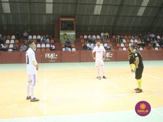 
<a style='margin-left: 5px;' class='btn btn-xs btn-social btn-facebook' href='https://www.facebook.com/sharer/sharer.php?u=https://www.boladovale.com.br/imgs/800-800-90/conteudo/fotos/1678/img8451.jpg' rel='popup' data-width='500' data-height='400'><i class='fa fa-facebook'></i>Compartilhar <span class='hidden-xs'>no Facebook</span>
</a> 
<a class='btn btn-default btn-xs' target='_blank' href='imgs/800-800-90/conteudo/fotos/1678/img8451.jpg'>
<span class='glyphicon glyphicon-cloud-download'></span> Salvar
</a> 
<span></span>