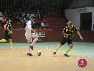 
<a style='margin-left: 5px;' class='btn btn-xs btn-social btn-facebook' href='https://www.facebook.com/sharer/sharer.php?u=https://www.boladovale.com.br/imgs/800-800-90/conteudo/fotos/1678/img8459.jpg' rel='popup' data-width='500' data-height='400'><i class='fa fa-facebook'></i>Compartilhar <span class='hidden-xs'>no Facebook</span>
</a> 
<a class='btn btn-default btn-xs' target='_blank' href='imgs/800-800-90/conteudo/fotos/1678/img8459.jpg'>
<span class='glyphicon glyphicon-cloud-download'></span> Salvar
</a> 
<span></span>
