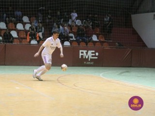 
<a style='margin-left: 5px;' class='btn btn-xs btn-social btn-facebook' href='https://www.facebook.com/sharer/sharer.php?u=https://www.boladovale.com.br/imgs/800-800-90/conteudo/fotos/1678/img8473.jpg' rel='popup' data-width='500' data-height='400'><i class='fa fa-facebook'></i>Compartilhar <span class='hidden-xs'>no Facebook</span>
</a> 
<a class='btn btn-default btn-xs' target='_blank' href='imgs/800-800-90/conteudo/fotos/1678/img8473.jpg'>
<span class='glyphicon glyphicon-cloud-download'></span> Salvar
</a> 
<span></span>