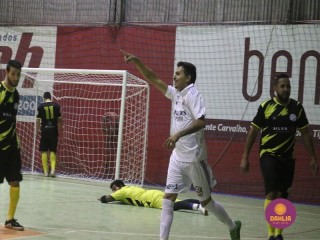 
<a style='margin-left: 5px;' class='btn btn-xs btn-social btn-facebook' href='https://www.facebook.com/sharer/sharer.php?u=https://www.boladovale.com.br/imgs/800-800-90/conteudo/fotos/1678/img8476.jpg' rel='popup' data-width='500' data-height='400'><i class='fa fa-facebook'></i>Compartilhar <span class='hidden-xs'>no Facebook</span>
</a> 
<a class='btn btn-default btn-xs' target='_blank' href='imgs/800-800-90/conteudo/fotos/1678/img8476.jpg'>
<span class='glyphicon glyphicon-cloud-download'></span> Salvar
</a> 
<span></span>