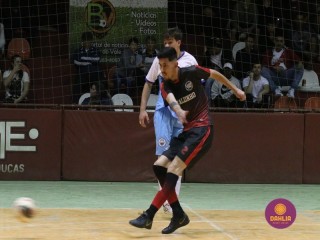
<a style='margin-left: 5px;' class='btn btn-xs btn-social btn-facebook' href='https://www.facebook.com/sharer/sharer.php?u=https://www.boladovale.com.br/imgs/800-800-90/conteudo/fotos/1680/img8570.jpg' rel='popup' data-width='500' data-height='400'><i class='fa fa-facebook'></i>Compartilhar <span class='hidden-xs'>no Facebook</span>
</a> 
<a class='btn btn-default btn-xs' target='_blank' href='imgs/800-800-90/conteudo/fotos/1680/img8570.jpg'>
<span class='glyphicon glyphicon-cloud-download'></span> Salvar
</a> 
<span></span>