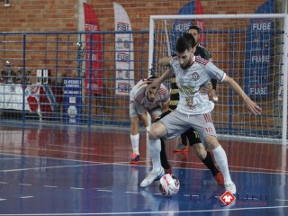 
<a style='margin-left: 5px;' class='btn btn-xs btn-social btn-facebook' href='https://www.facebook.com/sharer/sharer.php?u=https://www.boladovale.com.br/imgs/800-800-90/conteudo/fotos/1682/img8997.jpg' rel='popup' data-width='500' data-height='400'><i class='fa fa-facebook'></i>Compartilhar <span class='hidden-xs'>no Facebook</span>
</a> 
<a class='btn btn-default btn-xs' target='_blank' href='imgs/800-800-90/conteudo/fotos/1682/img8997.jpg'>
<span class='glyphicon glyphicon-cloud-download'></span> Salvar
</a> 
<span></span>