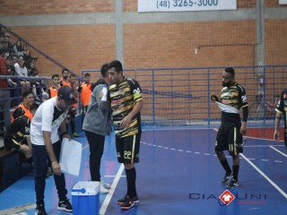 
<a style='margin-left: 5px;' class='btn btn-xs btn-social btn-facebook' href='https://www.facebook.com/sharer/sharer.php?u=https://www.boladovale.com.br/imgs/800-800-90/conteudo/fotos/1682/img9052.jpg' rel='popup' data-width='500' data-height='400'><i class='fa fa-facebook'></i>Compartilhar <span class='hidden-xs'>no Facebook</span>
</a> 
<a class='btn btn-default btn-xs' target='_blank' href='imgs/800-800-90/conteudo/fotos/1682/img9052.jpg'>
<span class='glyphicon glyphicon-cloud-download'></span> Salvar
</a> 
<span></span>