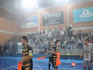 
<a style='margin-left: 5px;' class='btn btn-xs btn-social btn-facebook' href='https://www.facebook.com/sharer/sharer.php?u=https://www.boladovale.com.br/imgs/800-800-90/conteudo/fotos/1682/img9142.jpg' rel='popup' data-width='500' data-height='400'><i class='fa fa-facebook'></i>Compartilhar <span class='hidden-xs'>no Facebook</span>
</a> 
<a class='btn btn-default btn-xs' target='_blank' href='imgs/800-800-90/conteudo/fotos/1682/img9142.jpg'>
<span class='glyphicon glyphicon-cloud-download'></span> Salvar
</a> 
<span></span>