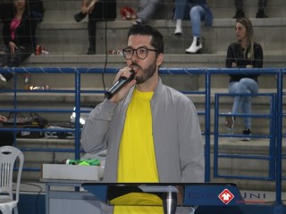 
<a style='margin-left: 5px;' class='btn btn-xs btn-social btn-facebook' href='https://www.facebook.com/sharer/sharer.php?u=https://www.boladovale.com.br/imgs/800-800-90/conteudo/fotos/1683/img9231.jpg' rel='popup' data-width='500' data-height='400'><i class='fa fa-facebook'></i>Compartilhar <span class='hidden-xs'>no Facebook</span>
</a> 
<a class='btn btn-default btn-xs' target='_blank' href='imgs/800-800-90/conteudo/fotos/1683/img9231.jpg'>
<span class='glyphicon glyphicon-cloud-download'></span> Salvar
</a> 
<span></span>