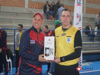 
<a style='margin-left: 5px;' class='btn btn-xs btn-social btn-facebook' href='https://www.facebook.com/sharer/sharer.php?u=https://www.boladovale.com.br/imgs/800-800-90/conteudo/fotos/1683/img9237.jpg' rel='popup' data-width='500' data-height='400'><i class='fa fa-facebook'></i>Compartilhar <span class='hidden-xs'>no Facebook</span>
</a> 
<a class='btn btn-default btn-xs' target='_blank' href='imgs/800-800-90/conteudo/fotos/1683/img9237.jpg'>
<span class='glyphicon glyphicon-cloud-download'></span> Salvar
</a> 
<span></span>