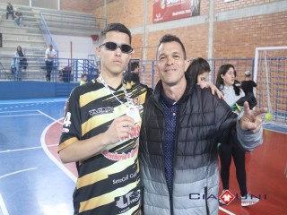 
<a style='margin-left: 5px;' class='btn btn-xs btn-social btn-facebook' href='https://www.facebook.com/sharer/sharer.php?u=https://www.boladovale.com.br/imgs/800-800-90/conteudo/fotos/1683/img9313.jpg' rel='popup' data-width='500' data-height='400'><i class='fa fa-facebook'></i>Compartilhar <span class='hidden-xs'>no Facebook</span>
</a> 
<a class='btn btn-default btn-xs' target='_blank' href='imgs/800-800-90/conteudo/fotos/1683/img9313.jpg'>
<span class='glyphicon glyphicon-cloud-download'></span> Salvar
</a> 
<span></span>