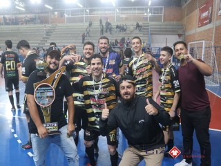 
<a style='margin-left: 5px;' class='btn btn-xs btn-social btn-facebook' href='https://www.facebook.com/sharer/sharer.php?u=https://www.boladovale.com.br/imgs/800-800-90/conteudo/fotos/1683/img9314.jpg' rel='popup' data-width='500' data-height='400'><i class='fa fa-facebook'></i>Compartilhar <span class='hidden-xs'>no Facebook</span>
</a> 
<a class='btn btn-default btn-xs' target='_blank' href='imgs/800-800-90/conteudo/fotos/1683/img9314.jpg'>
<span class='glyphicon glyphicon-cloud-download'></span> Salvar
</a> 
<span></span>