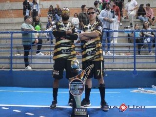 
<a style='margin-left: 5px;' class='btn btn-xs btn-social btn-facebook' href='https://www.facebook.com/sharer/sharer.php?u=https://www.boladovale.com.br/imgs/800-800-90/conteudo/fotos/1683/img9370.jpg' rel='popup' data-width='500' data-height='400'><i class='fa fa-facebook'></i>Compartilhar <span class='hidden-xs'>no Facebook</span>
</a> 
<a class='btn btn-default btn-xs' target='_blank' href='imgs/800-800-90/conteudo/fotos/1683/img9370.jpg'>
<span class='glyphicon glyphicon-cloud-download'></span> Salvar
</a> 
<span></span>