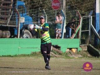 
<a style='margin-left: 5px;' class='btn btn-xs btn-social btn-facebook' href='https://www.facebook.com/sharer/sharer.php?u=https://www.boladovale.com.br/imgs/800-800-90/conteudo/fotos/1684/img9487.jpg' rel='popup' data-width='500' data-height='400'><i class='fa fa-facebook'></i>Compartilhar <span class='hidden-xs'>no Facebook</span>
</a> 
<a class='btn btn-default btn-xs' target='_blank' href='imgs/800-800-90/conteudo/fotos/1684/img9487.jpg'>
<span class='glyphicon glyphicon-cloud-download'></span> Salvar
</a> 
<span></span>