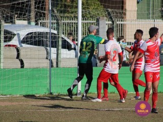 
<a style='margin-left: 5px;' class='btn btn-xs btn-social btn-facebook' href='https://www.facebook.com/sharer/sharer.php?u=https://www.boladovale.com.br/imgs/800-800-90/conteudo/fotos/1684/img9555.jpg' rel='popup' data-width='500' data-height='400'><i class='fa fa-facebook'></i>Compartilhar <span class='hidden-xs'>no Facebook</span>
</a> 
<a class='btn btn-default btn-xs' target='_blank' href='imgs/800-800-90/conteudo/fotos/1684/img9555.jpg'>
<span class='glyphicon glyphicon-cloud-download'></span> Salvar
</a> 
<span></span>