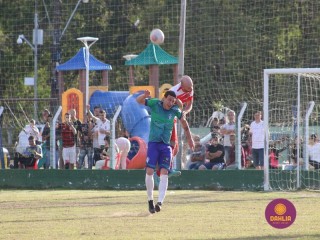 
<a style='margin-left: 5px;' class='btn btn-xs btn-social btn-facebook' href='https://www.facebook.com/sharer/sharer.php?u=https://www.boladovale.com.br/imgs/800-800-90/conteudo/fotos/1684/img9672.jpg' rel='popup' data-width='500' data-height='400'><i class='fa fa-facebook'></i>Compartilhar <span class='hidden-xs'>no Facebook</span>
</a> 
<a class='btn btn-default btn-xs' target='_blank' href='imgs/800-800-90/conteudo/fotos/1684/img9672.jpg'>
<span class='glyphicon glyphicon-cloud-download'></span> Salvar
</a> 
<span></span>