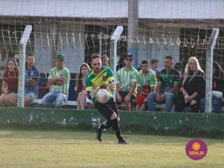 
<a style='margin-left: 5px;' class='btn btn-xs btn-social btn-facebook' href='https://www.facebook.com/sharer/sharer.php?u=https://www.boladovale.com.br/imgs/800-800-90/conteudo/fotos/1684/img9691.jpg' rel='popup' data-width='500' data-height='400'><i class='fa fa-facebook'></i>Compartilhar <span class='hidden-xs'>no Facebook</span>
</a> 
<a class='btn btn-default btn-xs' target='_blank' href='imgs/800-800-90/conteudo/fotos/1684/img9691.jpg'>
<span class='glyphicon glyphicon-cloud-download'></span> Salvar
</a> 
<span></span>