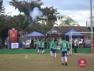 
<a style='margin-left: 5px;' class='btn btn-xs btn-social btn-facebook' href='https://www.facebook.com/sharer/sharer.php?u=https://www.boladovale.com.br/imgs/800-800-90/conteudo/fotos/1684/img9770.jpg' rel='popup' data-width='500' data-height='400'><i class='fa fa-facebook'></i>Compartilhar <span class='hidden-xs'>no Facebook</span>
</a> 
<a class='btn btn-default btn-xs' target='_blank' href='imgs/800-800-90/conteudo/fotos/1684/img9770.jpg'>
<span class='glyphicon glyphicon-cloud-download'></span> Salvar
</a> 
<span></span>