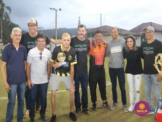 
<a style='margin-left: 5px;' class='btn btn-xs btn-social btn-facebook' href='https://www.facebook.com/sharer/sharer.php?u=https://www.boladovale.com.br/imgs/800-800-90/conteudo/fotos/1685/img9828.jpg' rel='popup' data-width='500' data-height='400'><i class='fa fa-facebook'></i>Compartilhar <span class='hidden-xs'>no Facebook</span>
</a> 
<a class='btn btn-default btn-xs' target='_blank' href='imgs/800-800-90/conteudo/fotos/1685/img9828.jpg'>
<span class='glyphicon glyphicon-cloud-download'></span> Salvar
</a> 
<span></span>