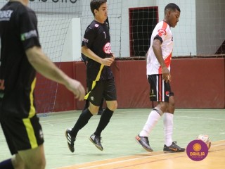 
<a style='margin-left: 5px;' class='btn btn-xs btn-social btn-facebook' href='https://www.facebook.com/sharer/sharer.php?u=https://www.boladovale.com.br/imgs/800-800-90/conteudo/fotos/1686/img9885.jpg' rel='popup' data-width='500' data-height='400'><i class='fa fa-facebook'></i>Compartilhar <span class='hidden-xs'>no Facebook</span>
</a> 
<a class='btn btn-default btn-xs' target='_blank' href='imgs/800-800-90/conteudo/fotos/1686/img9885.jpg'>
<span class='glyphicon glyphicon-cloud-download'></span> Salvar
</a> 
<span></span>