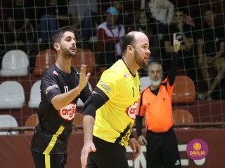 
<a style='margin-left: 5px;' class='btn btn-xs btn-social btn-facebook' href='https://www.facebook.com/sharer/sharer.php?u=https://www.boladovale.com.br/imgs/800-800-90/conteudo/fotos/1686/img9955.jpg' rel='popup' data-width='500' data-height='400'><i class='fa fa-facebook'></i>Compartilhar <span class='hidden-xs'>no Facebook</span>
</a> 
<a class='btn btn-default btn-xs' target='_blank' href='imgs/800-800-90/conteudo/fotos/1686/img9955.jpg'>
<span class='glyphicon glyphicon-cloud-download'></span> Salvar
</a> 
<span></span>