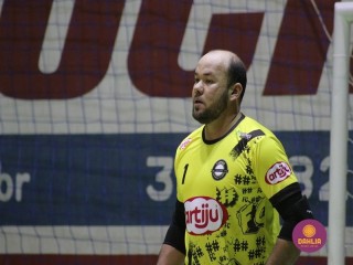 
<a style='margin-left: 5px;' class='btn btn-xs btn-social btn-facebook' href='https://www.facebook.com/sharer/sharer.php?u=https://www.boladovale.com.br/imgs/800-800-90/conteudo/fotos/1686/img9961.jpg' rel='popup' data-width='500' data-height='400'><i class='fa fa-facebook'></i>Compartilhar <span class='hidden-xs'>no Facebook</span>
</a> 
<a class='btn btn-default btn-xs' target='_blank' href='imgs/800-800-90/conteudo/fotos/1686/img9961.jpg'>
<span class='glyphicon glyphicon-cloud-download'></span> Salvar
</a> 
<span></span>