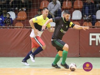 
<a style='margin-left: 5px;' class='btn btn-xs btn-social btn-facebook' href='https://www.facebook.com/sharer/sharer.php?u=https://www.boladovale.com.br/imgs/800-800-90/conteudo/fotos/1687/img0015.jpg' rel='popup' data-width='500' data-height='400'><i class='fa fa-facebook'></i>Compartilhar <span class='hidden-xs'>no Facebook</span>
</a> 
<a class='btn btn-default btn-xs' target='_blank' href='imgs/800-800-90/conteudo/fotos/1687/img0015.jpg'>
<span class='glyphicon glyphicon-cloud-download'></span> Salvar
</a> 
<span></span>
