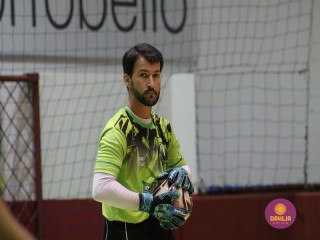 
<a style='margin-left: 5px;' class='btn btn-xs btn-social btn-facebook' href='https://www.facebook.com/sharer/sharer.php?u=https://www.boladovale.com.br/imgs/800-800-90/conteudo/fotos/1687/img0069.jpg' rel='popup' data-width='500' data-height='400'><i class='fa fa-facebook'></i>Compartilhar <span class='hidden-xs'>no Facebook</span>
</a> 
<a class='btn btn-default btn-xs' target='_blank' href='imgs/800-800-90/conteudo/fotos/1687/img0069.jpg'>
<span class='glyphicon glyphicon-cloud-download'></span> Salvar
</a> 
<span></span>