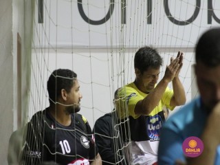 
<a style='margin-left: 5px;' class='btn btn-xs btn-social btn-facebook' href='https://www.facebook.com/sharer/sharer.php?u=https://www.boladovale.com.br/imgs/800-800-90/conteudo/fotos/1687/img0073.jpg' rel='popup' data-width='500' data-height='400'><i class='fa fa-facebook'></i>Compartilhar <span class='hidden-xs'>no Facebook</span>
</a> 
<a class='btn btn-default btn-xs' target='_blank' href='imgs/800-800-90/conteudo/fotos/1687/img0073.jpg'>
<span class='glyphicon glyphicon-cloud-download'></span> Salvar
</a> 
<span></span>