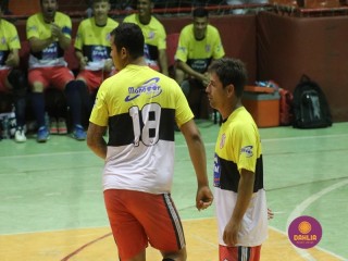 
<a style='margin-left: 5px;' class='btn btn-xs btn-social btn-facebook' href='https://www.facebook.com/sharer/sharer.php?u=https://www.boladovale.com.br/imgs/800-800-90/conteudo/fotos/1687/img0089.jpg' rel='popup' data-width='500' data-height='400'><i class='fa fa-facebook'></i>Compartilhar <span class='hidden-xs'>no Facebook</span>
</a> 
<a class='btn btn-default btn-xs' target='_blank' href='imgs/800-800-90/conteudo/fotos/1687/img0089.jpg'>
<span class='glyphicon glyphicon-cloud-download'></span> Salvar
</a> 
<span></span>