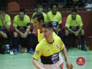 
<a style='margin-left: 5px;' class='btn btn-xs btn-social btn-facebook' href='https://www.facebook.com/sharer/sharer.php?u=https://www.boladovale.com.br/imgs/800-800-90/conteudo/fotos/1687/img0090.jpg' rel='popup' data-width='500' data-height='400'><i class='fa fa-facebook'></i>Compartilhar <span class='hidden-xs'>no Facebook</span>
</a> 
<a class='btn btn-default btn-xs' target='_blank' href='imgs/800-800-90/conteudo/fotos/1687/img0090.jpg'>
<span class='glyphicon glyphicon-cloud-download'></span> Salvar
</a> 
<span></span>