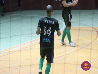 
<a style='margin-left: 5px;' class='btn btn-xs btn-social btn-facebook' href='https://www.facebook.com/sharer/sharer.php?u=https://www.boladovale.com.br/imgs/800-800-90/conteudo/fotos/1687/img0118.jpg' rel='popup' data-width='500' data-height='400'><i class='fa fa-facebook'></i>Compartilhar <span class='hidden-xs'>no Facebook</span>
</a> 
<a class='btn btn-default btn-xs' target='_blank' href='imgs/800-800-90/conteudo/fotos/1687/img0118.jpg'>
<span class='glyphicon glyphicon-cloud-download'></span> Salvar
</a> 
<span></span>