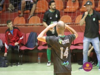 
<a style='margin-left: 5px;' class='btn btn-xs btn-social btn-facebook' href='https://www.facebook.com/sharer/sharer.php?u=https://www.boladovale.com.br/imgs/800-800-90/conteudo/fotos/1687/img0122.jpg' rel='popup' data-width='500' data-height='400'><i class='fa fa-facebook'></i>Compartilhar <span class='hidden-xs'>no Facebook</span>
</a> 
<a class='btn btn-default btn-xs' target='_blank' href='imgs/800-800-90/conteudo/fotos/1687/img0122.jpg'>
<span class='glyphicon glyphicon-cloud-download'></span> Salvar
</a> 
<span></span>