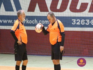 
<a style='margin-left: 5px;' class='btn btn-xs btn-social btn-facebook' href='https://www.facebook.com/sharer/sharer.php?u=https://www.boladovale.com.br/imgs/800-800-90/conteudo/fotos/1687/img0149.jpg' rel='popup' data-width='500' data-height='400'><i class='fa fa-facebook'></i>Compartilhar <span class='hidden-xs'>no Facebook</span>
</a> 
<a class='btn btn-default btn-xs' target='_blank' href='imgs/800-800-90/conteudo/fotos/1687/img0149.jpg'>
<span class='glyphicon glyphicon-cloud-download'></span> Salvar
</a> 
<span></span>