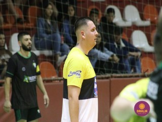 
<a style='margin-left: 5px;' class='btn btn-xs btn-social btn-facebook' href='https://www.facebook.com/sharer/sharer.php?u=https://www.boladovale.com.br/imgs/800-800-90/conteudo/fotos/1687/img0156.jpg' rel='popup' data-width='500' data-height='400'><i class='fa fa-facebook'></i>Compartilhar <span class='hidden-xs'>no Facebook</span>
</a> 
<a class='btn btn-default btn-xs' target='_blank' href='imgs/800-800-90/conteudo/fotos/1687/img0156.jpg'>
<span class='glyphicon glyphicon-cloud-download'></span> Salvar
</a> 
<span></span>