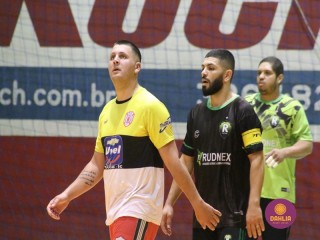 
<a style='margin-left: 5px;' class='btn btn-xs btn-social btn-facebook' href='https://www.facebook.com/sharer/sharer.php?u=https://www.boladovale.com.br/imgs/800-800-90/conteudo/fotos/1687/img0160.jpg' rel='popup' data-width='500' data-height='400'><i class='fa fa-facebook'></i>Compartilhar <span class='hidden-xs'>no Facebook</span>
</a> 
<a class='btn btn-default btn-xs' target='_blank' href='imgs/800-800-90/conteudo/fotos/1687/img0160.jpg'>
<span class='glyphicon glyphicon-cloud-download'></span> Salvar
</a> 
<span></span>