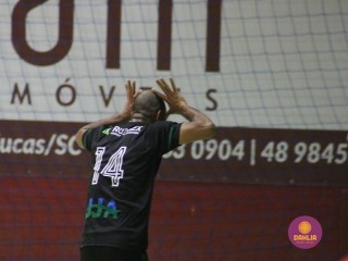 
<a style='margin-left: 5px;' class='btn btn-xs btn-social btn-facebook' href='https://www.facebook.com/sharer/sharer.php?u=https://www.boladovale.com.br/imgs/800-800-90/conteudo/fotos/1687/img0166.jpg' rel='popup' data-width='500' data-height='400'><i class='fa fa-facebook'></i>Compartilhar <span class='hidden-xs'>no Facebook</span>
</a> 
<a class='btn btn-default btn-xs' target='_blank' href='imgs/800-800-90/conteudo/fotos/1687/img0166.jpg'>
<span class='glyphicon glyphicon-cloud-download'></span> Salvar
</a> 
<span></span>