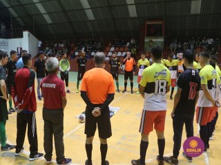 
<a style='margin-left: 5px;' class='btn btn-xs btn-social btn-facebook' href='https://www.facebook.com/sharer/sharer.php?u=https://www.boladovale.com.br/imgs/800-800-90/conteudo/fotos/1687/img9987.jpg' rel='popup' data-width='500' data-height='400'><i class='fa fa-facebook'></i>Compartilhar <span class='hidden-xs'>no Facebook</span>
</a> 
<a class='btn btn-default btn-xs' target='_blank' href='imgs/800-800-90/conteudo/fotos/1687/img9987.jpg'>
<span class='glyphicon glyphicon-cloud-download'></span> Salvar
</a> 
<span></span>