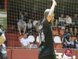 
<a style='margin-left: 5px;' class='btn btn-xs btn-social btn-facebook' href='https://www.facebook.com/sharer/sharer.php?u=https://www.boladovale.com.br/imgs/800-800-90/conteudo/fotos/1687/img9995.jpg' rel='popup' data-width='500' data-height='400'><i class='fa fa-facebook'></i>Compartilhar <span class='hidden-xs'>no Facebook</span>
</a> 
<a class='btn btn-default btn-xs' target='_blank' href='imgs/800-800-90/conteudo/fotos/1687/img9995.jpg'>
<span class='glyphicon glyphicon-cloud-download'></span> Salvar
</a> 
<span></span>