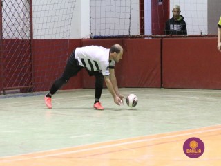 
<a style='margin-left: 5px;' class='btn btn-xs btn-social btn-facebook' href='https://www.facebook.com/sharer/sharer.php?u=https://www.boladovale.com.br/imgs/800-800-90/conteudo/fotos/1688/img0187.jpg' rel='popup' data-width='500' data-height='400'><i class='fa fa-facebook'></i>Compartilhar <span class='hidden-xs'>no Facebook</span>
</a> 
<a class='btn btn-default btn-xs' target='_blank' href='imgs/800-800-90/conteudo/fotos/1688/img0187.jpg'>
<span class='glyphicon glyphicon-cloud-download'></span> Salvar
</a> 
<span></span>