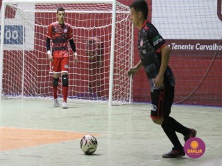 
<a style='margin-left: 5px;' class='btn btn-xs btn-social btn-facebook' href='https://www.facebook.com/sharer/sharer.php?u=https://www.boladovale.com.br/imgs/800-800-90/conteudo/fotos/1689/img0324.jpg' rel='popup' data-width='500' data-height='400'><i class='fa fa-facebook'></i>Compartilhar <span class='hidden-xs'>no Facebook</span>
</a> 
<a class='btn btn-default btn-xs' target='_blank' href='imgs/800-800-90/conteudo/fotos/1689/img0324.jpg'>
<span class='glyphicon glyphicon-cloud-download'></span> Salvar
</a> 
<span></span>