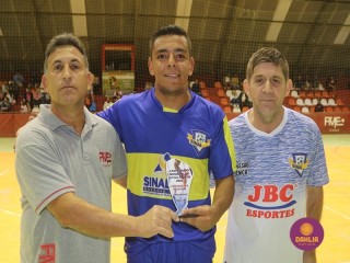 
<a style='margin-left: 5px;' class='btn btn-xs btn-social btn-facebook' href='https://www.facebook.com/sharer/sharer.php?u=https://www.boladovale.com.br/imgs/800-800-90/conteudo/fotos/1689/img0430.jpg' rel='popup' data-width='500' data-height='400'><i class='fa fa-facebook'></i>Compartilhar <span class='hidden-xs'>no Facebook</span>
</a> 
<a class='btn btn-default btn-xs' target='_blank' href='imgs/800-800-90/conteudo/fotos/1689/img0430.jpg'>
<span class='glyphicon glyphicon-cloud-download'></span> Salvar
</a> 
<span></span>
