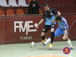 
<a style='margin-left: 5px;' class='btn btn-xs btn-social btn-facebook' href='https://www.facebook.com/sharer/sharer.php?u=https://www.boladovale.com.br/imgs/800-800-90/conteudo/fotos/1691/img7298-14.jpg' rel='popup' data-width='500' data-height='400'><i class='fa fa-facebook'></i>Compartilhar <span class='hidden-xs'>no Facebook</span>
</a> 
<a class='btn btn-default btn-xs' target='_blank' href='imgs/800-800-90/conteudo/fotos/1691/img7298-14.jpg'>
<span class='glyphicon glyphicon-cloud-download'></span> Salvar
</a> 
<span></span>