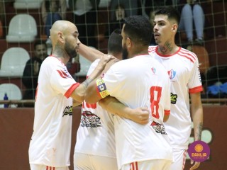 
<a style='margin-left: 5px;' class='btn btn-xs btn-social btn-facebook' href='https://www.facebook.com/sharer/sharer.php?u=https://www.boladovale.com.br/imgs/800-800-90/conteudo/fotos/1692/img0550.jpg' rel='popup' data-width='500' data-height='400'><i class='fa fa-facebook'></i>Compartilhar <span class='hidden-xs'>no Facebook</span>
</a> 
<a class='btn btn-default btn-xs' target='_blank' href='imgs/800-800-90/conteudo/fotos/1692/img0550.jpg'>
<span class='glyphicon glyphicon-cloud-download'></span> Salvar
</a> 
<span></span>