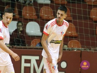 
<a style='margin-left: 5px;' class='btn btn-xs btn-social btn-facebook' href='https://www.facebook.com/sharer/sharer.php?u=https://www.boladovale.com.br/imgs/800-800-90/conteudo/fotos/1692/img0593.jpg' rel='popup' data-width='500' data-height='400'><i class='fa fa-facebook'></i>Compartilhar <span class='hidden-xs'>no Facebook</span>
</a> 
<a class='btn btn-default btn-xs' target='_blank' href='imgs/800-800-90/conteudo/fotos/1692/img0593.jpg'>
<span class='glyphicon glyphicon-cloud-download'></span> Salvar
</a> 
<span></span>