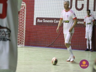 
<a style='margin-left: 5px;' class='btn btn-xs btn-social btn-facebook' href='https://www.facebook.com/sharer/sharer.php?u=https://www.boladovale.com.br/imgs/800-800-90/conteudo/fotos/1692/img0597.jpg' rel='popup' data-width='500' data-height='400'><i class='fa fa-facebook'></i>Compartilhar <span class='hidden-xs'>no Facebook</span>
</a> 
<a class='btn btn-default btn-xs' target='_blank' href='imgs/800-800-90/conteudo/fotos/1692/img0597.jpg'>
<span class='glyphicon glyphicon-cloud-download'></span> Salvar
</a> 
<span></span>