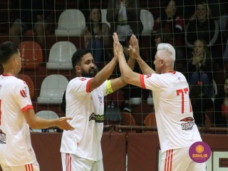 
<a style='margin-left: 5px;' class='btn btn-xs btn-social btn-facebook' href='https://www.facebook.com/sharer/sharer.php?u=https://www.boladovale.com.br/imgs/800-800-90/conteudo/fotos/1692/img0601.jpg' rel='popup' data-width='500' data-height='400'><i class='fa fa-facebook'></i>Compartilhar <span class='hidden-xs'>no Facebook</span>
</a> 
<a class='btn btn-default btn-xs' target='_blank' href='imgs/800-800-90/conteudo/fotos/1692/img0601.jpg'>
<span class='glyphicon glyphicon-cloud-download'></span> Salvar
</a> 
<span></span>