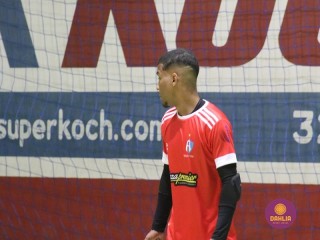 
<a style='margin-left: 5px;' class='btn btn-xs btn-social btn-facebook' href='https://www.facebook.com/sharer/sharer.php?u=https://www.boladovale.com.br/imgs/800-800-90/conteudo/fotos/1692/img0605.jpg' rel='popup' data-width='500' data-height='400'><i class='fa fa-facebook'></i>Compartilhar <span class='hidden-xs'>no Facebook</span>
</a> 
<a class='btn btn-default btn-xs' target='_blank' href='imgs/800-800-90/conteudo/fotos/1692/img0605.jpg'>
<span class='glyphicon glyphicon-cloud-download'></span> Salvar
</a> 
<span></span>