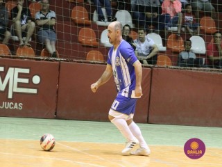 
<a style='margin-left: 5px;' class='btn btn-xs btn-social btn-facebook' href='https://www.facebook.com/sharer/sharer.php?u=https://www.boladovale.com.br/imgs/800-800-90/conteudo/fotos/1694/img0708.jpg' rel='popup' data-width='500' data-height='400'><i class='fa fa-facebook'></i>Compartilhar <span class='hidden-xs'>no Facebook</span>
</a> 
<a class='btn btn-default btn-xs' target='_blank' href='imgs/800-800-90/conteudo/fotos/1694/img0708.jpg'>
<span class='glyphicon glyphicon-cloud-download'></span> Salvar
</a> 
<span></span>