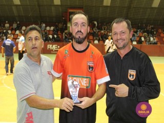 
<a style='margin-left: 5px;' class='btn btn-xs btn-social btn-facebook' href='https://www.facebook.com/sharer/sharer.php?u=https://www.boladovale.com.br/imgs/800-800-90/conteudo/fotos/1697/img7463.jpg' rel='popup' data-width='500' data-height='400'><i class='fa fa-facebook'></i>Compartilhar <span class='hidden-xs'>no Facebook</span>
</a> 
<a class='btn btn-default btn-xs' target='_blank' href='imgs/800-800-90/conteudo/fotos/1697/img7463.jpg'>
<span class='glyphicon glyphicon-cloud-download'></span> Salvar
</a> 
<span></span>
